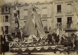 /medias/customer_2/EXPOSITIONS VIRTUELLES/CAVALCADES/5-1899_La marine_famille Camus_jpg_/0_0.jpg